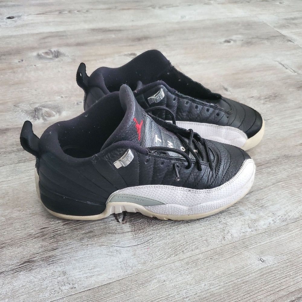 Used Jordan 12s Playoffs Low size 4.5Y